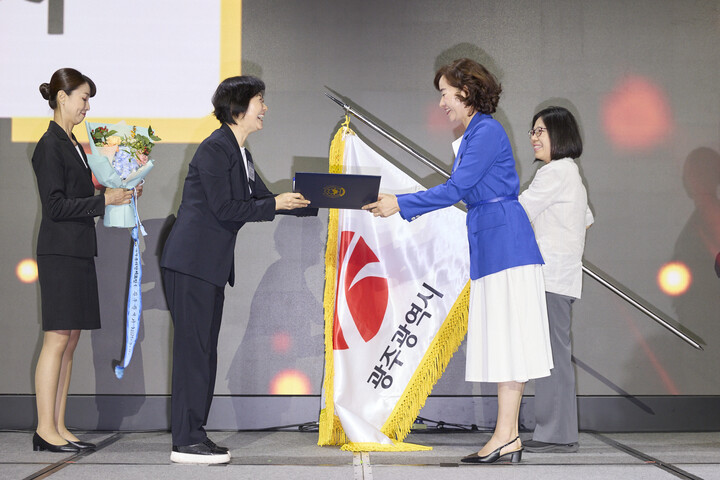 관련 사진