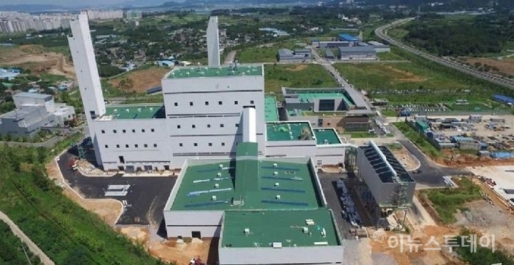 나주 빛가람 혁신도시에 들어선 한국지역난방공사의 고형 폐기물 연료(SRF) 열병합발전소.