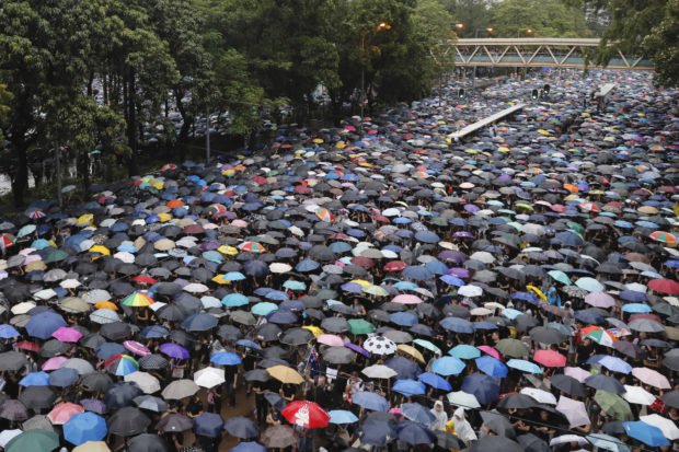 홍콩 자유화 운동에 나선 시민들. [사진=연합뉴스]