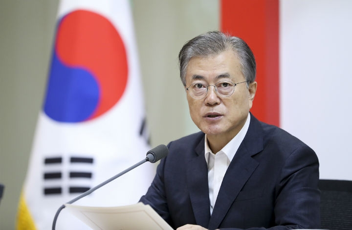 문재인 대통령은 10일 오전 한국과학기술연구원(KIST)에서 제39회 국무회의를 주재하고 있다. [사진=청와대]