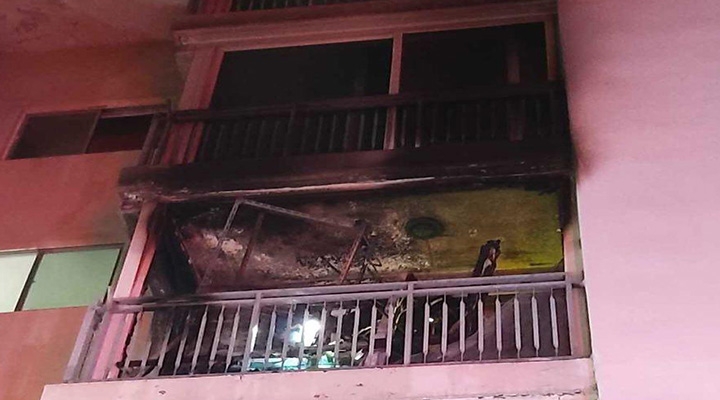 19일 오후 6시50분쯤 강원 춘천시 효자동에 위치한 한 아파트 4층에서 불이나 주민 9명이 긴급 대피했다. [사진제공=강원소방본부]
