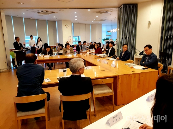 27일 오후 서울 상상캔버스에서 국민참여예산 참여자들이 향후 제도발전을 위한 개선사항을 논의하고 있다. [사진=이상헌 기자
