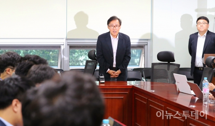 서재성 PNP플러스 대표가 지난 14일 국회 의원회관 제4간담회실에서 기자회견을 하고 있다.