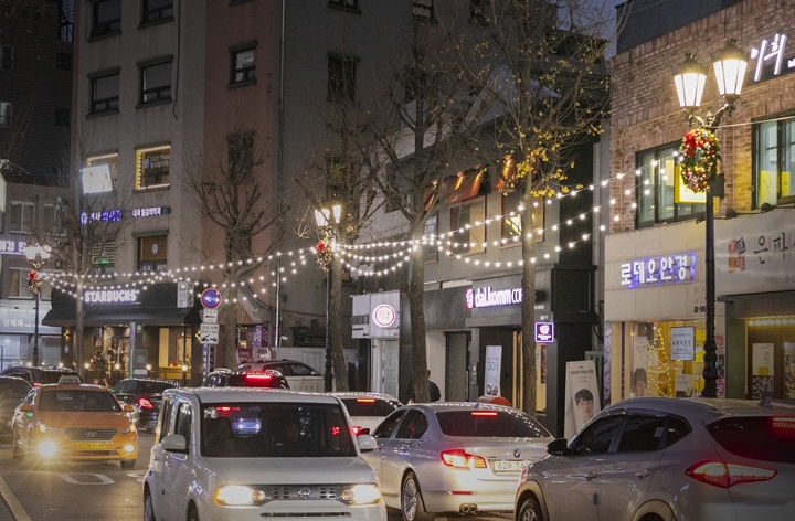 서래마을 디자인 거리 야간 전경. [사진=서초구]