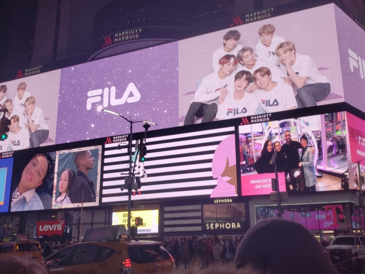 BTS 뉴욕타임스퀘어 빌보드 광고. [사진=휠라]