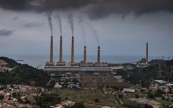 한전이 예타 결과 수익성이 없는 사업으로 판단된 인니 자와(Jawa) 9‧10호기 석탄화력발전소 사업을 계속 추진하고 있다. (사진은 해당 발전소와 관련 없습니다.)