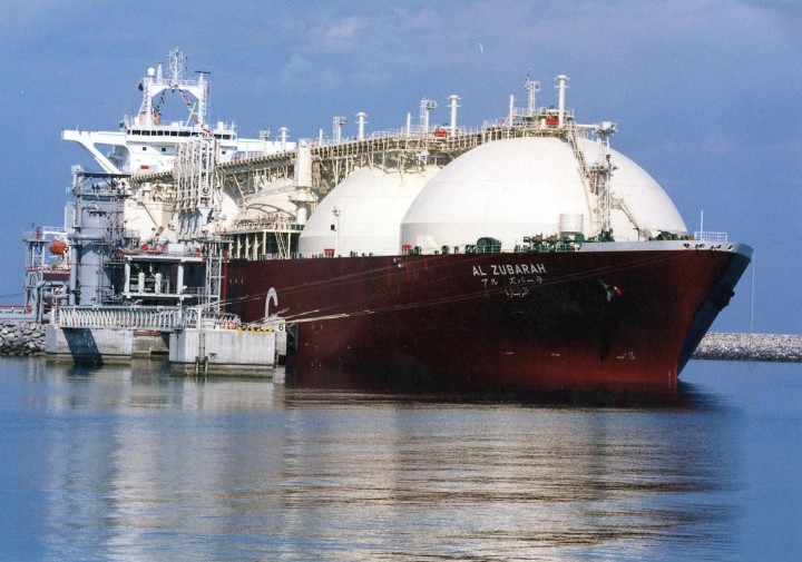 카타르 북부 라슬라판스 항에 액화천연가스(LNG)를 선적한 탱커가 정박해 있는 모습. [사진=연합뉴스]