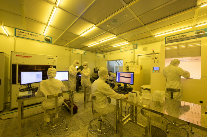 반도체 센서 공정기술과 관련 연구장비를 보유하고 있는 방사선기기 팹센터. [사진=한국원자력연구원]