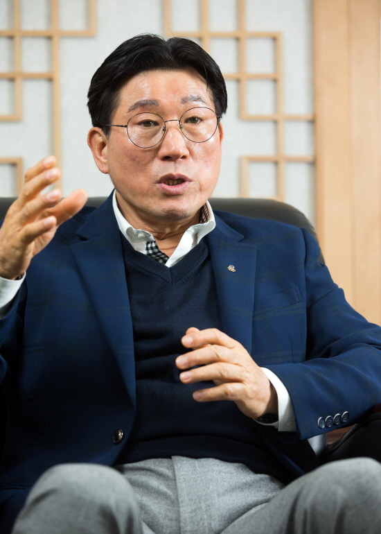 박일순 한국중고등학교탁구연맹 회장은 "님은 인생 세종시체육계를 위해 봉사하고 싶다"고 애기한다.[사진=한국중고탁구연맹][