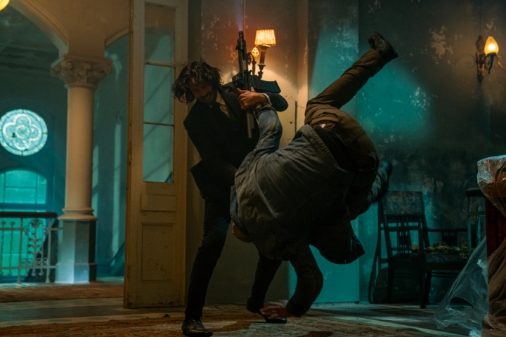 배우 키아누 리브스는 영화 ‘존 윅 4’의 모든 액션을 직접 선보인다. [사진=㈜레드아이스엔터테인먼트]