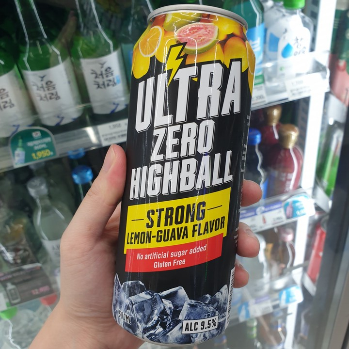 울트라제로하이볼이 GS25 단독 판매로 알코올 함량 9.5%의 ‘캔 하이볼’을 출시했다. [사진=서병주 기자] 