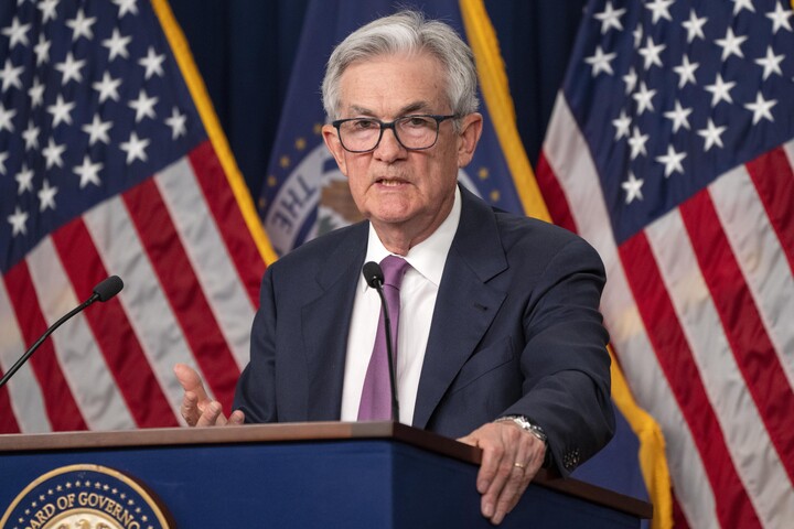 제롬 파월 미국 연준 의장이 지난달 FOMC 정례회의를 마친 뒤 기자회견에서 “인플레이션 압력이 계속 높은 상태”라며 추가 금리 인상 가능성을 시사했다.[사진=연합뉴스]
