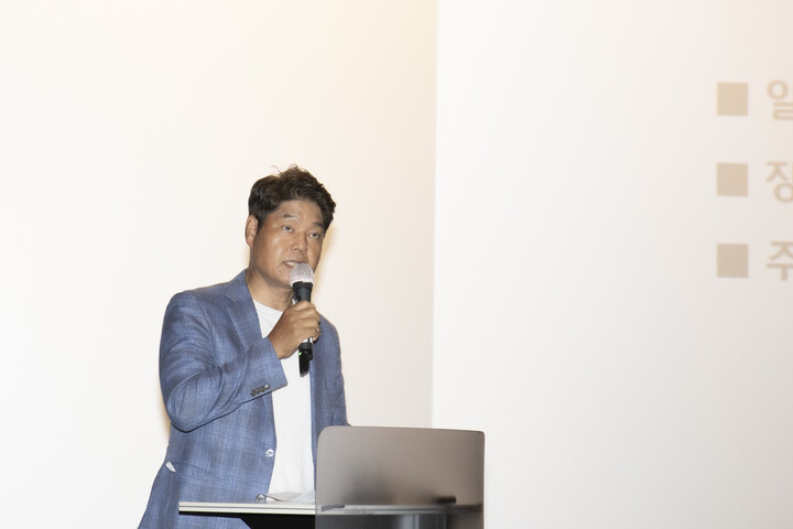 CJ CGV는 30일 CGV용산아이파크몰에서 ‘2023 CGV 영화산업 미디어포럼’을 개최했다. 사진은 발언하는 허민회  CJ CGV 대표. [사진=CJ CGV]