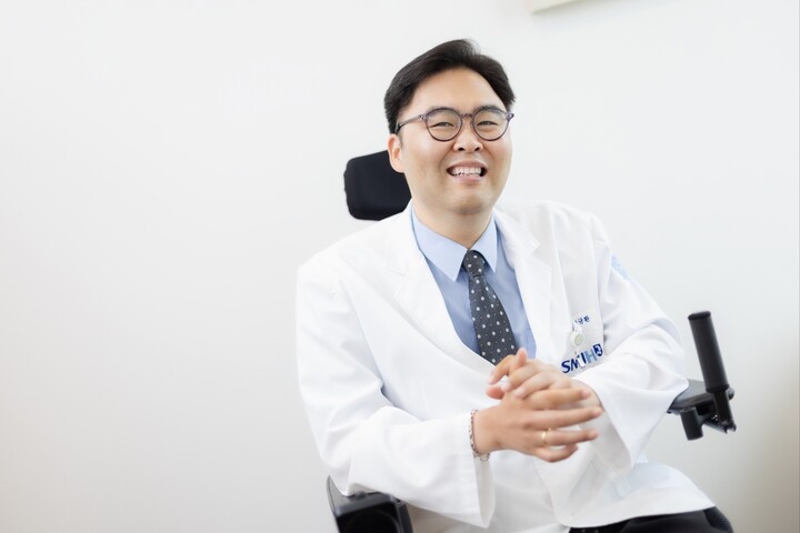 제3회 김우중 의료인상을 수상한 이규환 분당서울대학교병원 교수(치과의). [사진=대우재단]