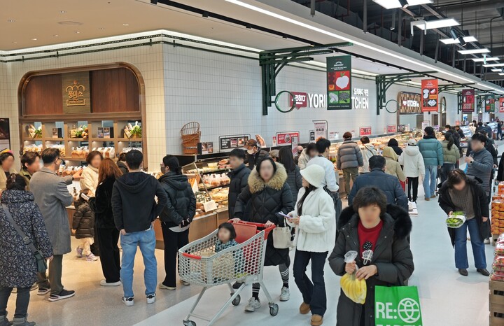서울시 은평구에 리뉴얼 오픈한 '그랑그로서리(Grand Grocery)' 매장. [사진=롯데마트]