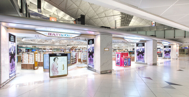 신라면세점이 홍콩 첵랍콕국제공항 화장품·향수·패션·액세서리 매장 사업권을 3년 연장해 2027년 9월 30일까지 운영한다. [사진=호텔신라]