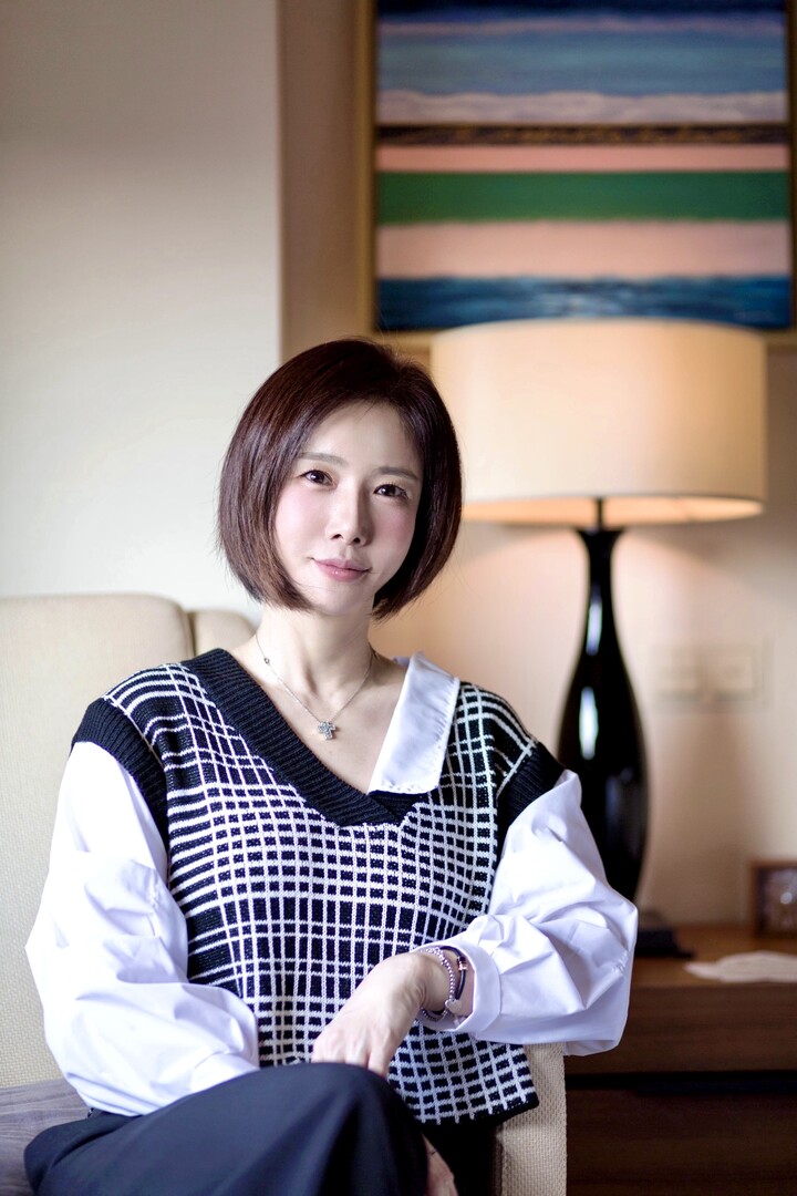 아트테이너 김리원 작가가 핑크아트페어서울 2024에 참여한다.