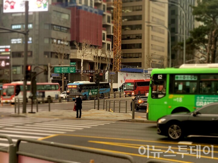 서울 시내버스 파업으로 인해 양재역 인근 간선버스가 자취를 감췄다. [사진=김종효 기자]