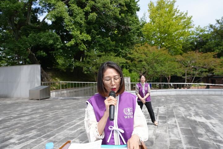 엔도하루미 세계평화여성연합 광주전남도지회장 환영사 모습 [사진=세계평화여성연합 광주전남지부]