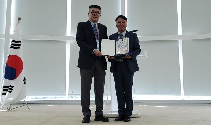 광운대 박철환 교수(오른쪽). [사진=광운대]