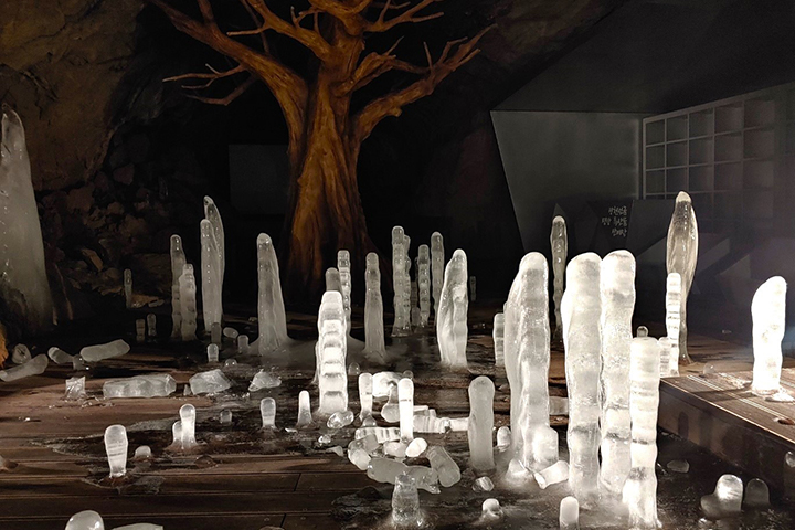 평창 광천선굴 역고드름 [사진=평창군시설관리공단]