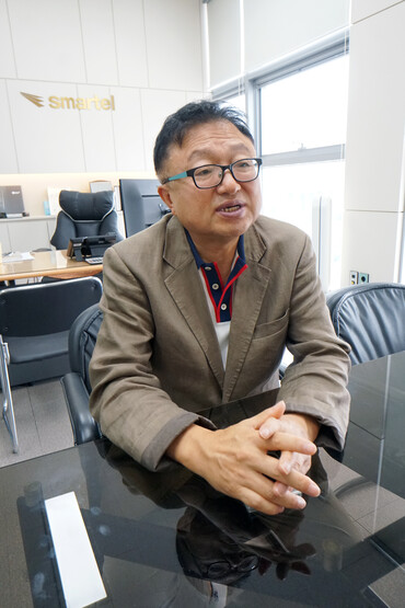 고명수 한국알뜰통신사업자협회장이 이뉴스투데이와 인터뷰를 하고 있다. [사진=안경선 기자] 