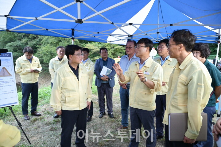 변광용 시장, 김성환 환경부 장관에게 고현천댐 조성 건의[사진=거제시]