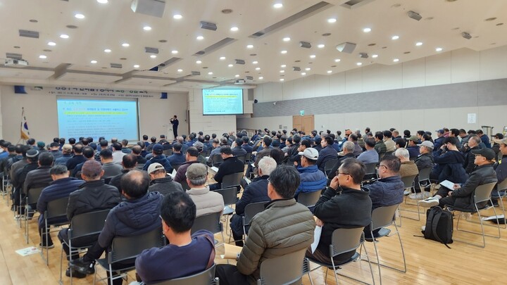 은평구는 11월 13일 공동주택 관리업무 종사자를 대상으로 '소방·방범교육'을 실시했다. [사진=은평구]