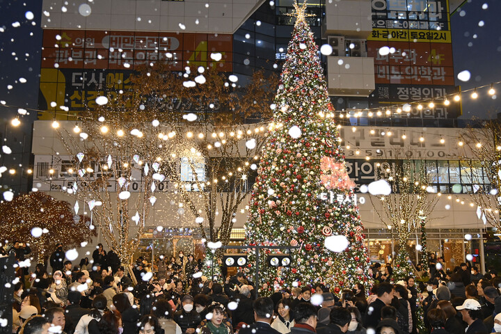 지난 21일 다사광장에서 열린 크리스마스 경관조명 점등식.[사진=달성군]