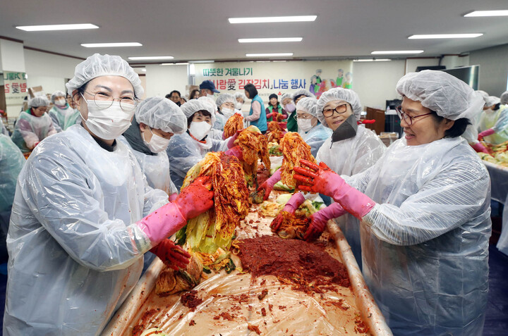 광주 북구, 김장 나눔 행사 다음 달까지 이어져