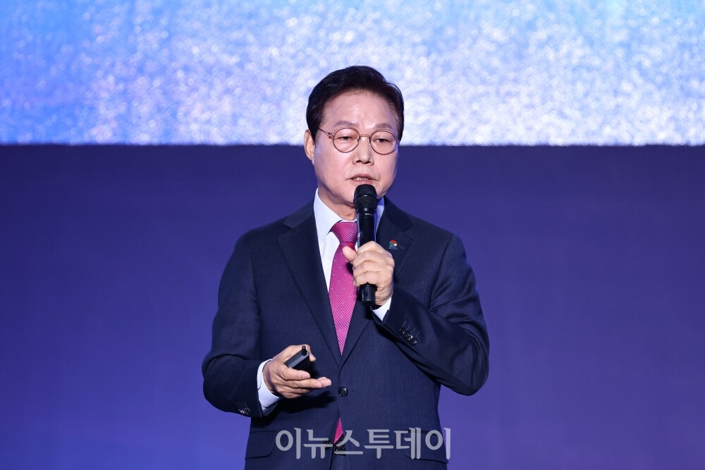 박완수 경남도지사, KNN 2025 대한민국 지역대포럼 발표 [사진=경상남도]