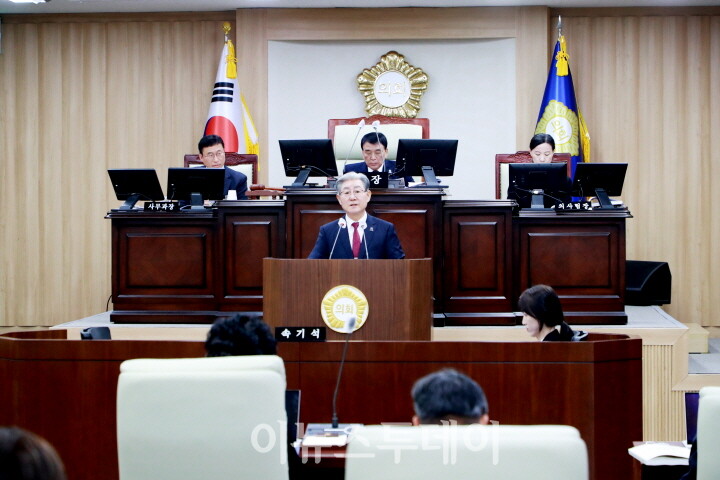 시정 연설하는 오태완 의령군수[사진=의령군]