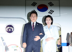 이재명 대통령, G7 일정 마치고 서울공항 도착