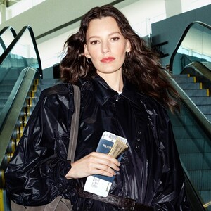 아워글래스, '일루션 루미너스 글로우 파운데이션' 판매량 4배↑ - 뉴스 썸네일 이미지