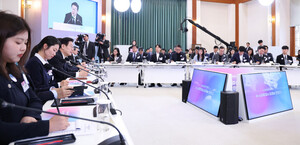 李, '국가창업시대 전략회의'서 "스타트업 사업 자금 철철 넘치게" - 뉴스 썸네일 이미지