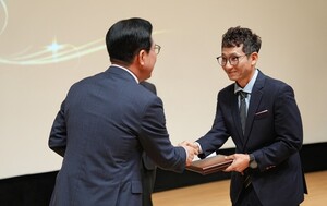 화학사고 대응 공로 인정···민인홍 현대약품 차장, 천안시 유공 표창 - 뉴스 썸네일 이미지