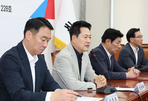 <b>장동혁</b> "당원 없는 <b>공천</b> 없다"···본격화한 국민의힘 <b>공천</b> 권력전쟁