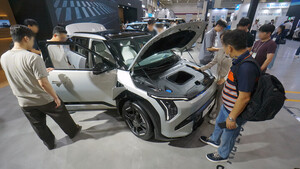 [포토] '더 기아 EV3' 살펴보는 관람객