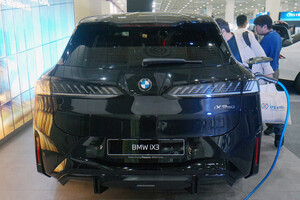 [포토] 강인함 묻어나는 '더 뉴 BMW iX3' 후면부